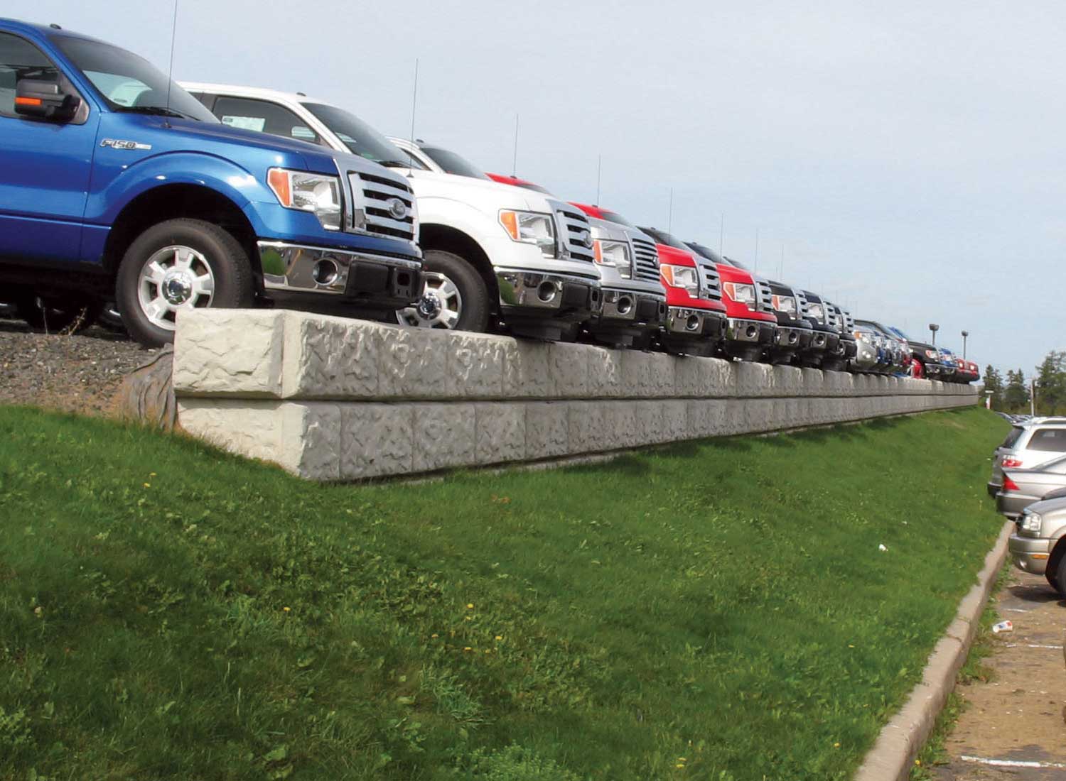 LondonBoulder_LimeStone_Face_Car_Dealership_ to LondonStone